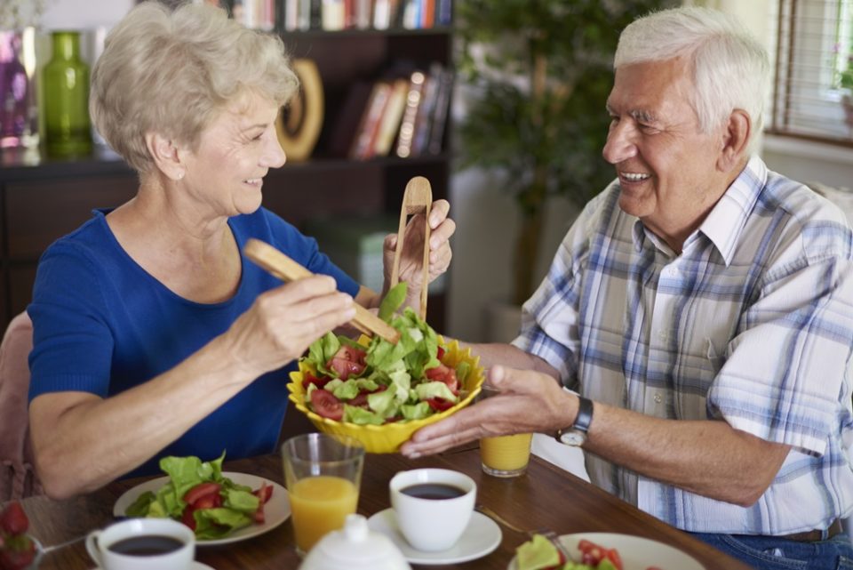 una correcta alimentación y dieta para personas mayores y de la tercera edad 